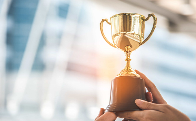 Chế độ lương và phúc lợi