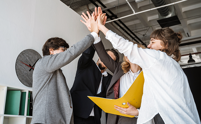 Chuyên nghiệp,  năng động và đoàn kết